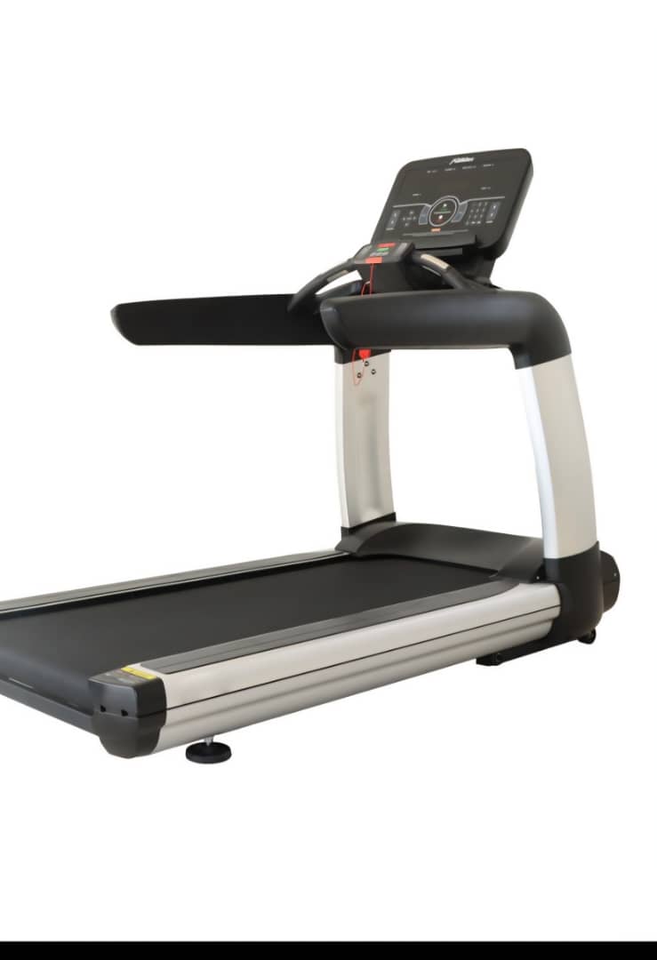 8HP Life Fitness Commercial Treadmill (Model 95T) - Image 2