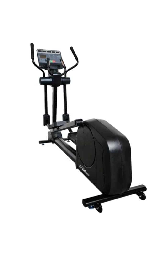 Life Fitness Elliptical Cross-Trainer