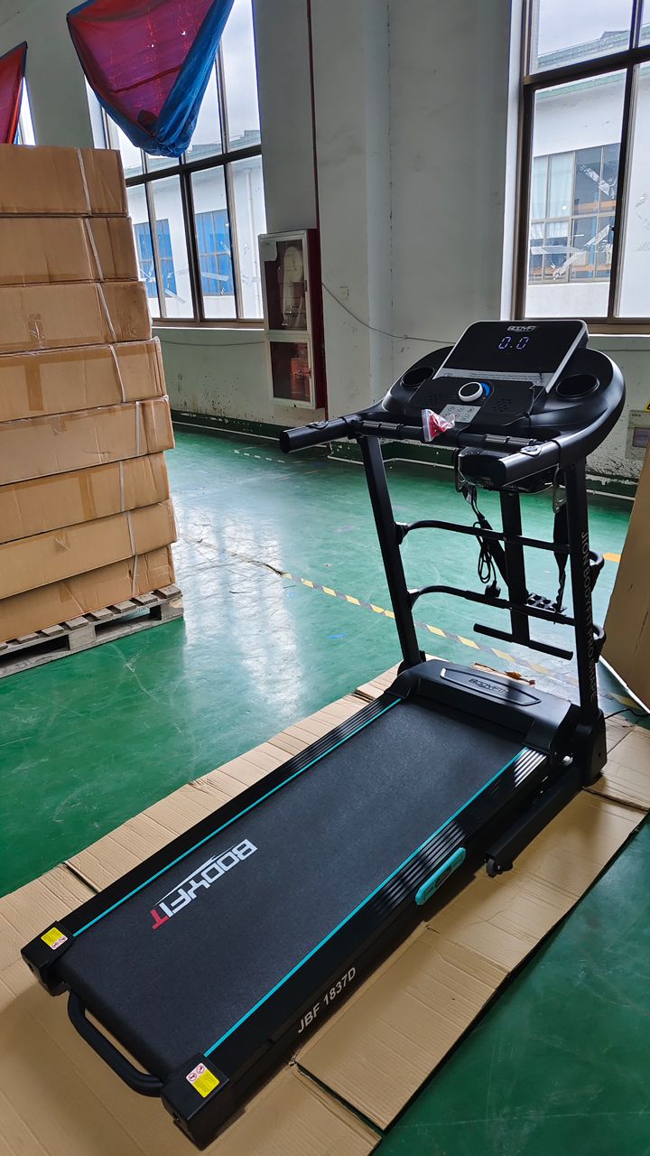 3HP Bodyfit Treadmill with Incline and Massager - Image 2